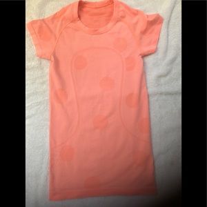 Lululemon t shirt